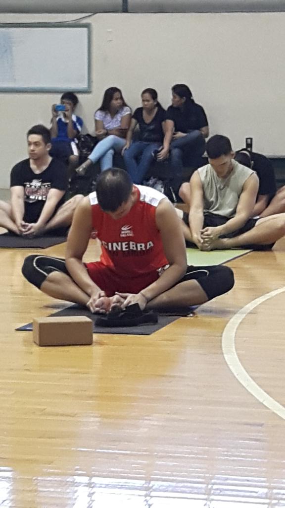 dbuzzketball's tweet photo. Yoga time for ginebra team now at greenmeadows gym https://t.co/wRW3Ejfynk