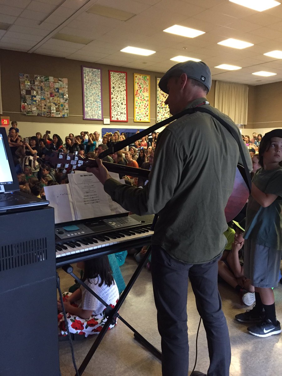 EdisonOtters's tweet photo. Amazing 1st &amp; 2nd grade concert w/ Earth themed songs. Thanks Mr. Foltz! #MusicEducation https://t.co/Wg03RbGsz9