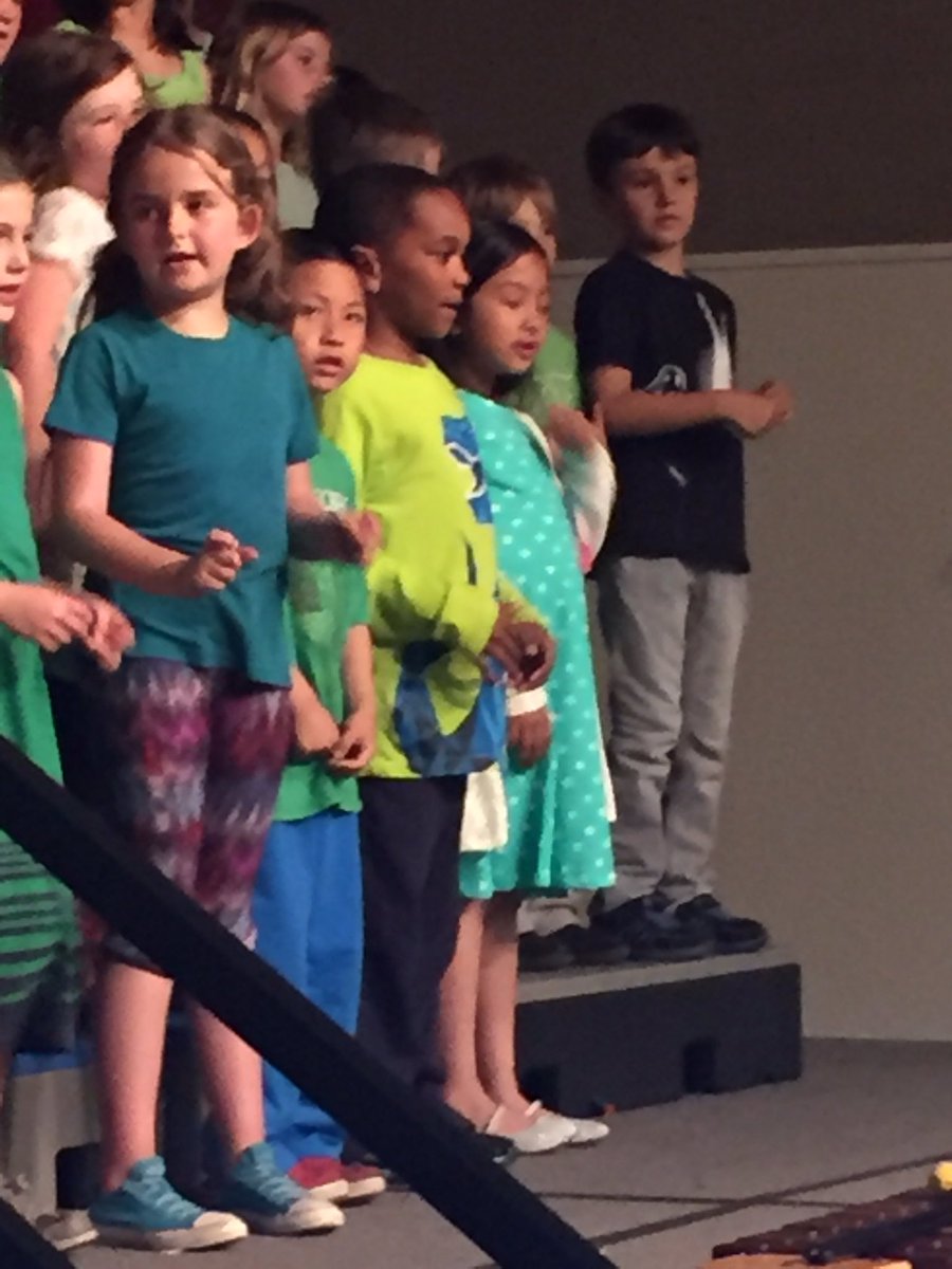 EdisonOtters's tweet photo. Multimedia, guest performers, and a packed house. It was awesome! https://t.co/XAxPnyXjPa