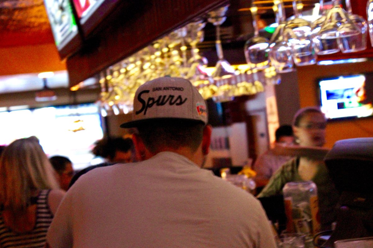TheTavernSATX's tweet photo. SPURS GAME ABOUT TO START!! 🏀🏀🏀
COME WATCH THE GAME WITH US!!!! https://t.co/n4kmyyECZJ