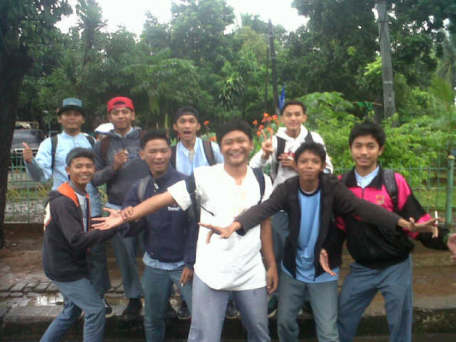 satrio_ext's tweet photo. @GRAFIKA62 sebagian kecil dari para belatung nangka 2014 nih 😅 #salamimut https://t.co/h1aBEo2rCo