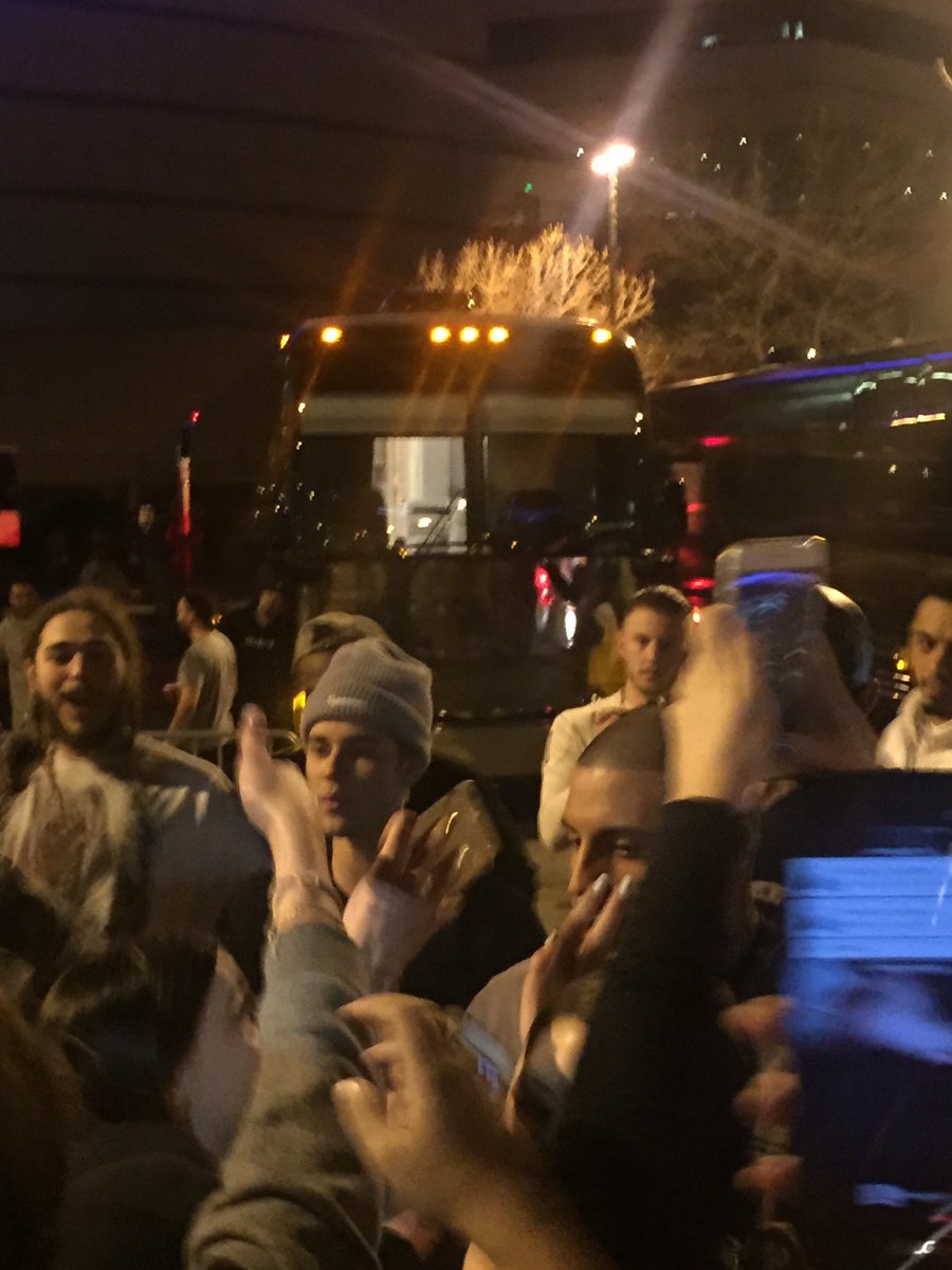 abeliebermom's tweet photo. If the girls would have stopped screaming....he probably would have stayed and talked with us! #purposeDenver https://t.co/rD1OZbpiJs
