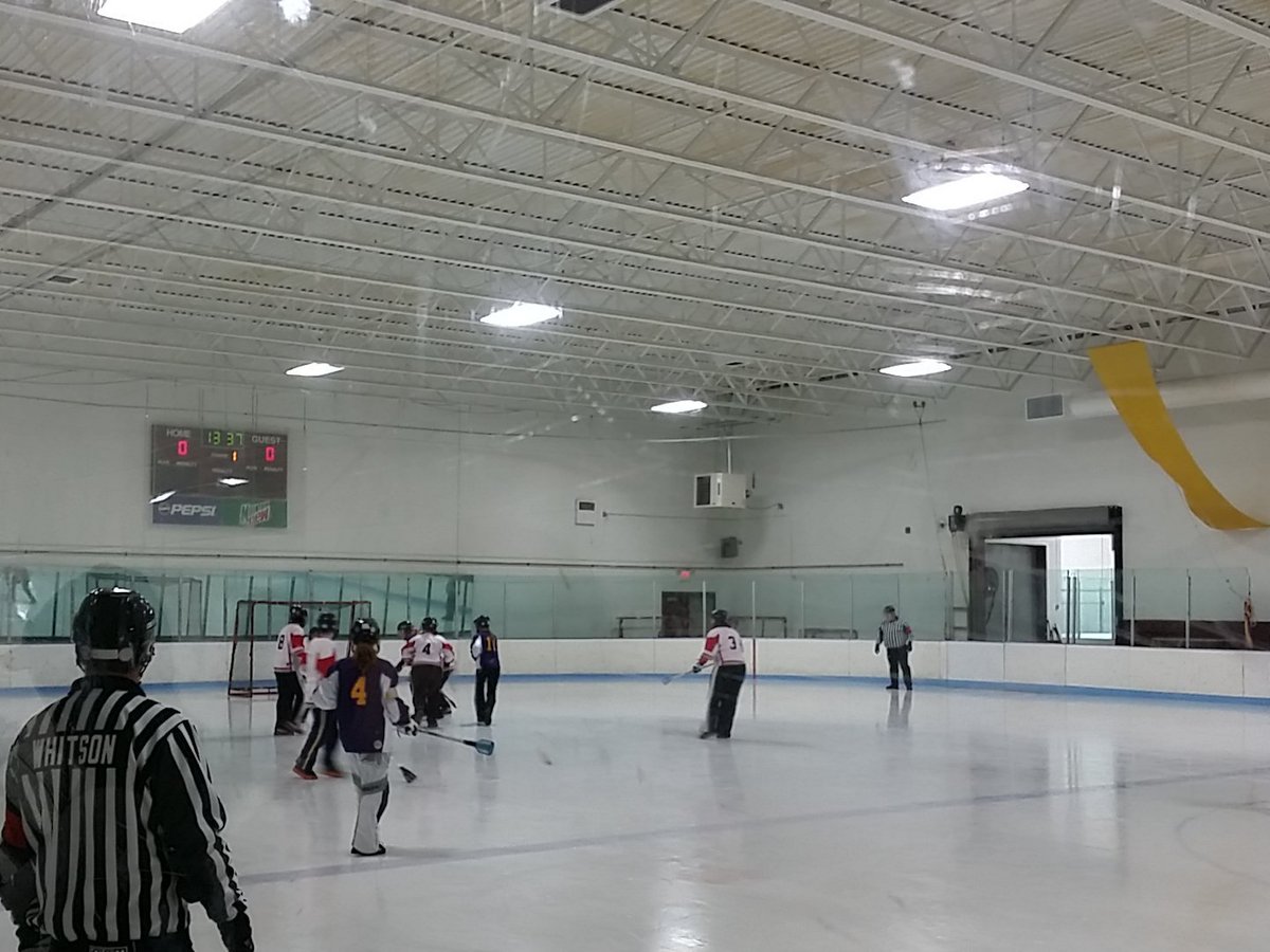 Club_121's tweet photo. Broomstormers getting some nice offensive zone push! #makeicegreatagain @MeetYourMacher @laurenseyfried https://t.co/DpePhlH99L