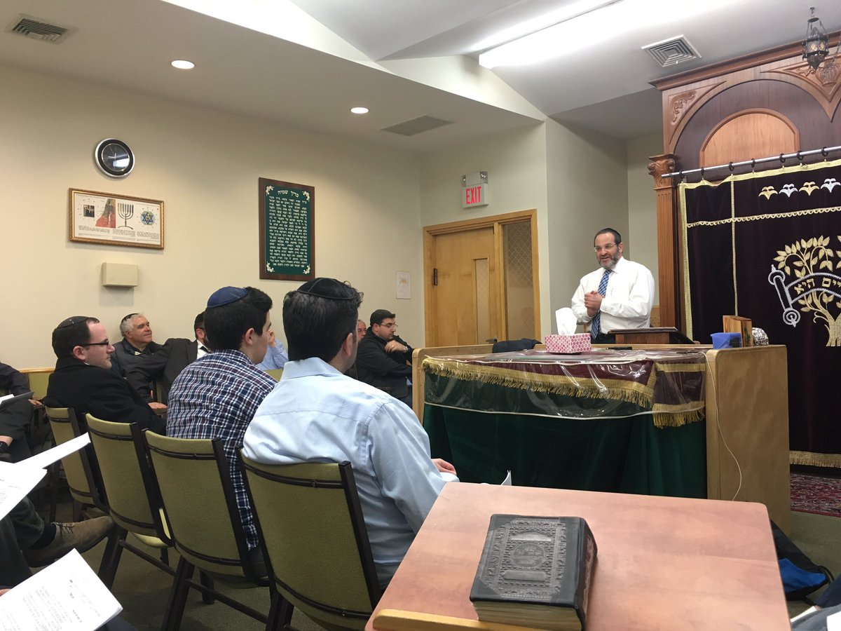 MarkFeit's tweet image. Great pre-Pesach Shiur tonight by Mevaseret Rosh Yeshiva Rav Isaacson @AdathIsraelEliz @mevs4ever