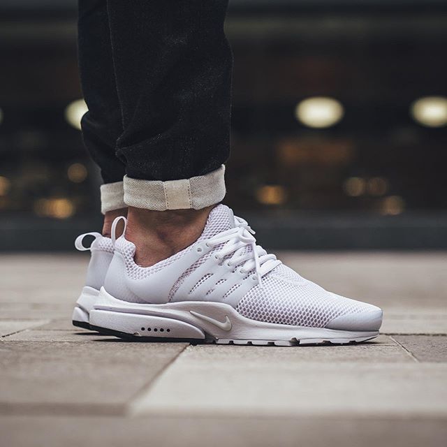 SneakerBlazed's tweet photo. On foot look at the Nike Air Presto "Triple White"

US: https://t.co/a6HlZ19vOn
EU: https://t.co/2ABL6mKXuM https://t.co/azu4GG0wzP