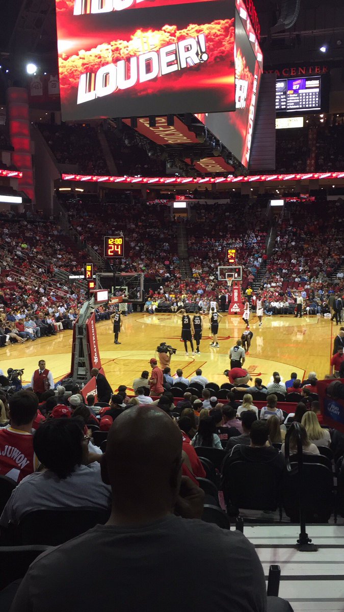 tyhewitt1's tweet photo. It's was a good game till the 4th then it went to shit!😂 https://t.co/vYmzbHGeqh