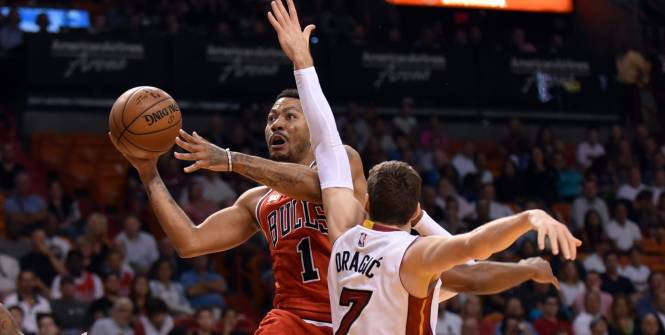 lequipe's tweet photo. La saison des Chicago Bulls est pratiquement terminée après leur défaite à Miami https://t.co/bmejevqXpq https://t.co/FWHIqw56Hq