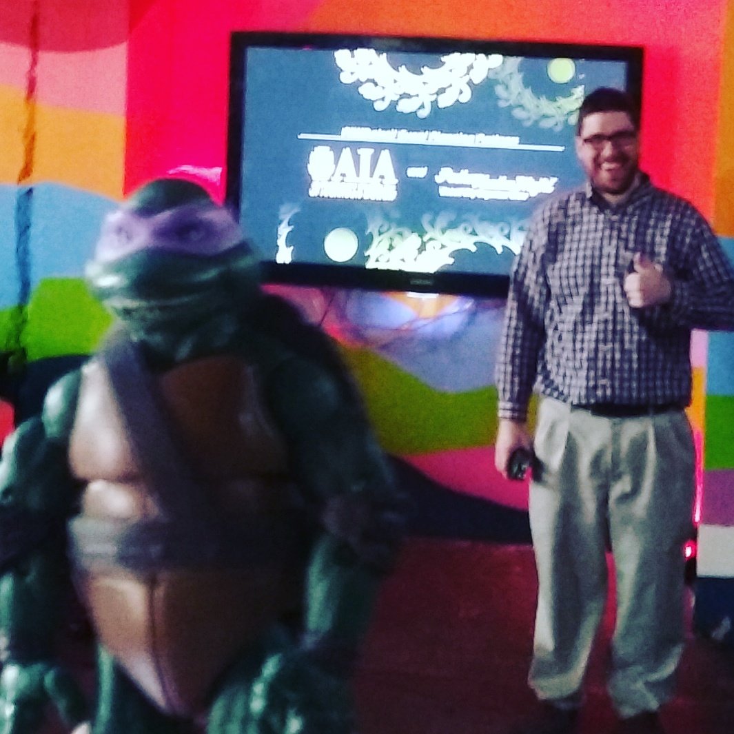 NHDaveH's tweet photo. The #travelingturtle hanging with @podbros at #pknightdet https://t.co/kWEZdOQpHY