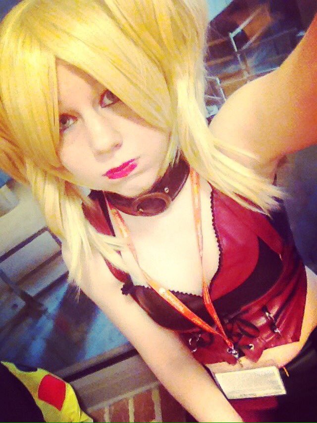 SammyW_Moose's tweet photo. //sorry for being inactive guys! I've been loving the con life cosplaying as Harley Quinn haha!// https://t.co/GuxU8usXpB