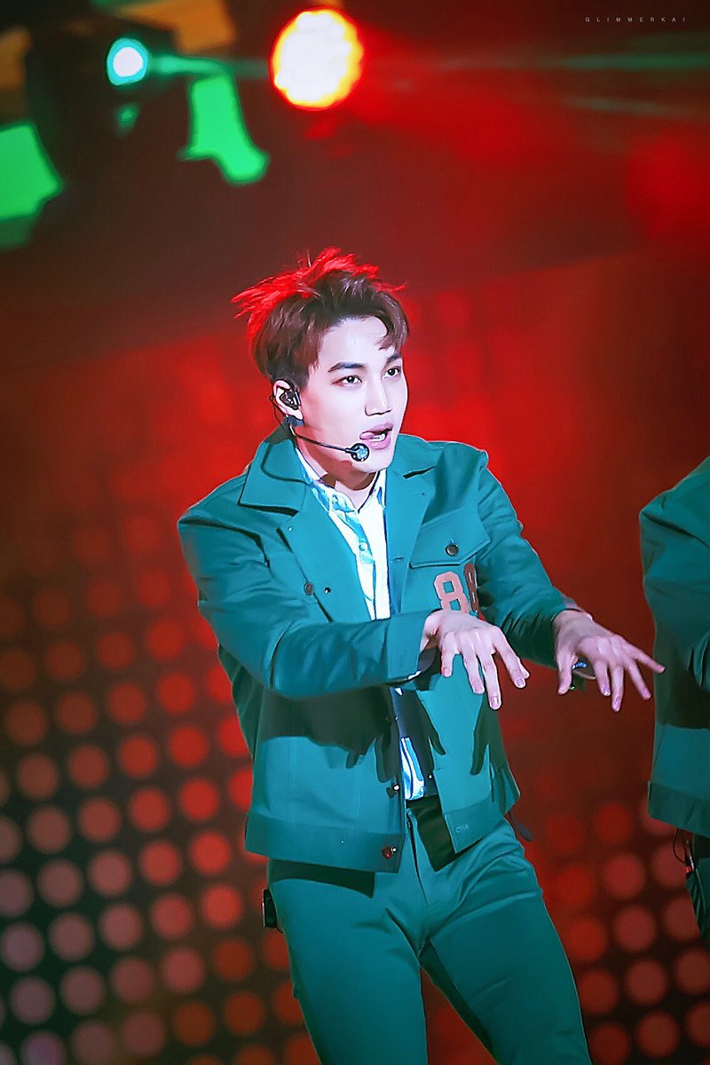 GLIMMER_KAI's tweet photo. #종인아사랑해 #김종인 160114 Seoul Music Awards https://t.co/Box2O1ybfA https://t.co/R4dceqbO79