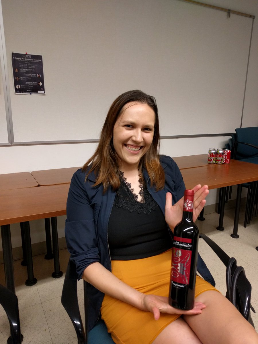 FEMTechBerkeley's tweet image. Thank you to all of our lovely speakers, they got a fancy bottle of wine as a thank you! 😄 #ExploringTech