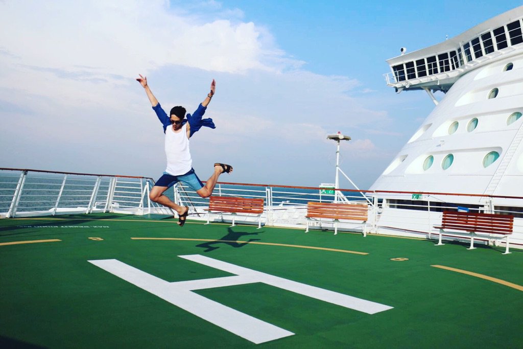 dimasbeck_'s tweet photo. COV goes to Singapore episode Kapal Pesiar besok jam 7.30 pagi di Trans TV yaa! #covtranstv #singasik #SGserubareng https://t.co/V59zCNLmcE