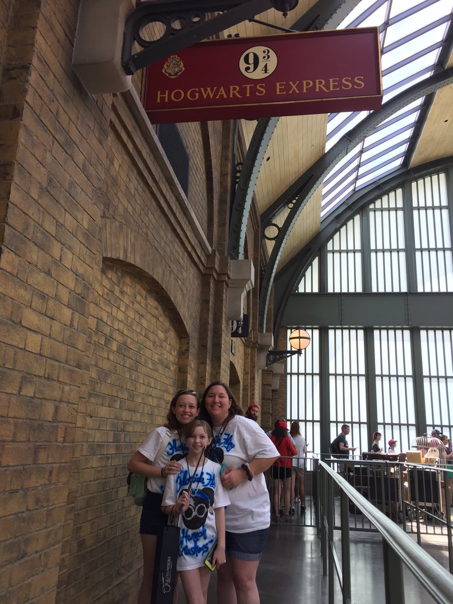 alexandra_kasey's tweet photo. my one true home lies here #floridafling #day1 https://t.co/TWnv5B0AF0
