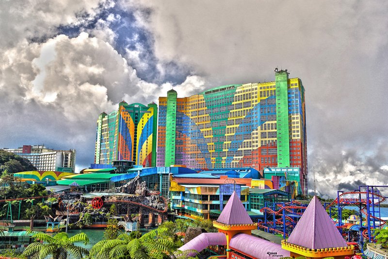 travelibro's tweet photo. Did you know that the #FirstWorldHotel in #Malaysia is the largest hotel in the world?
#TraveLibro #DidYouKnow https://t.co/Dayk1XyCYR