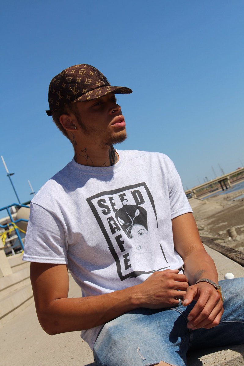 Seedsafe's tweet photo. Grab your Malabis T https://t.co/ZdTM1adOGs shout to @mariodbennett #Azfashion #Asu #Tempe #Asu #Fashion https://t.co/Nfic1wnD8W