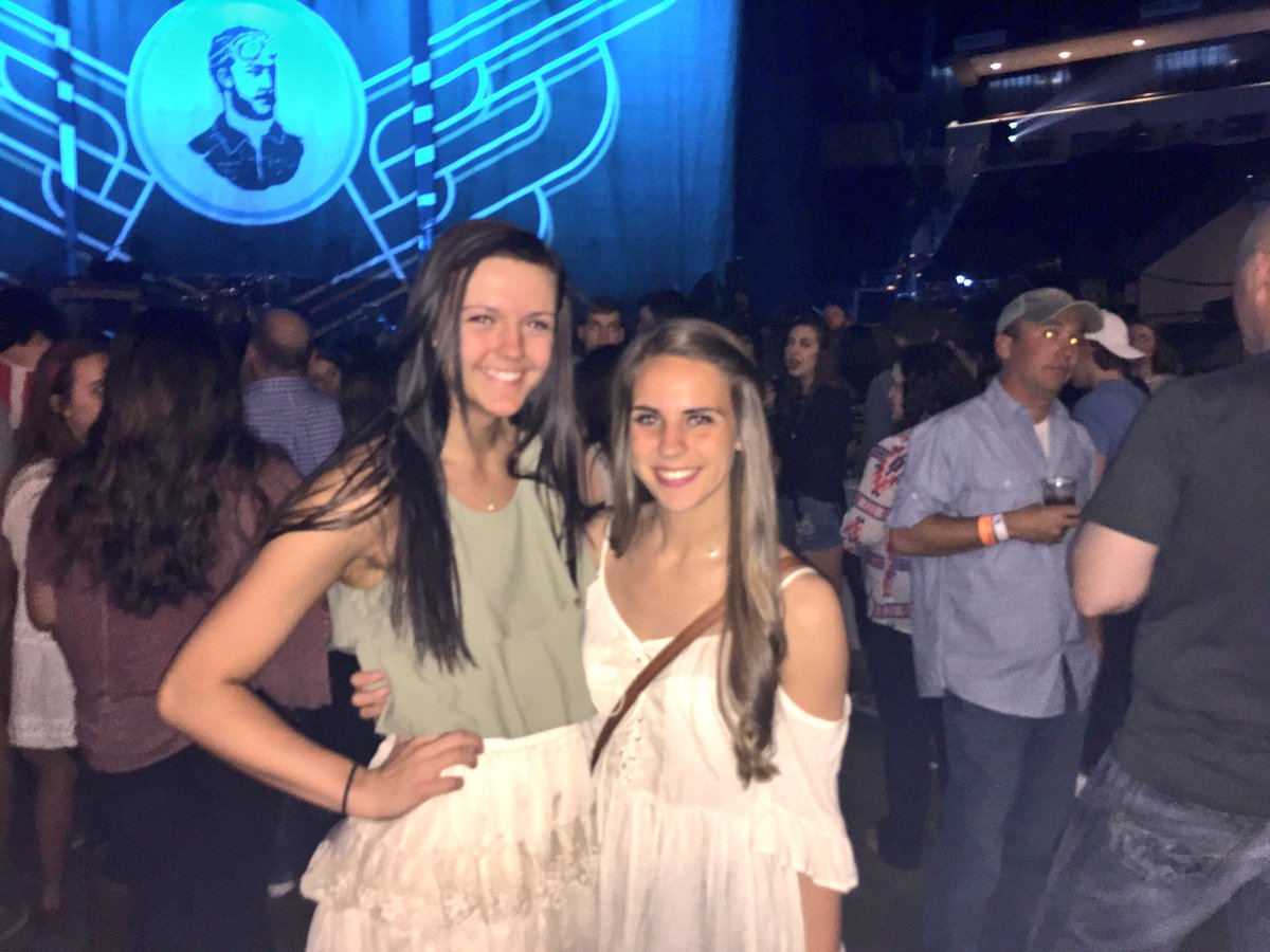 AllyRaeN's tweet photo. Mumford was incrediblllllll https://t.co/SDIcbIPr8T