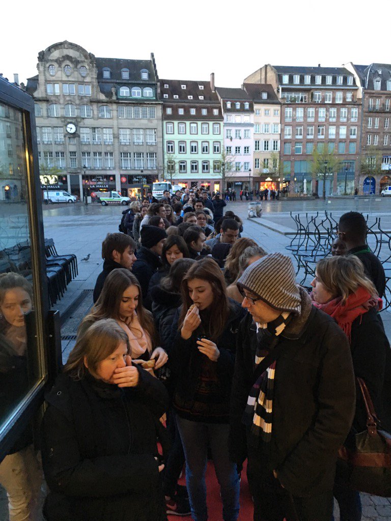 Strasbourg 0645. We open in 15mn. #proudtobeapartner @StarbucksFrance