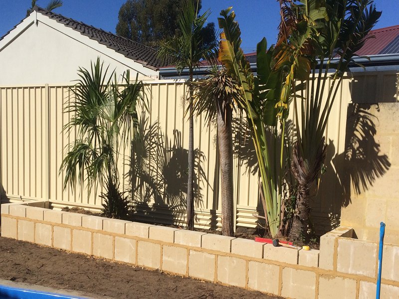 jocelynjones140's tweet photo. Installation of Colorbond Fencing in Wanneroo https://t.co/SYnrbRCfLg #FencingContractors #FencingRepairs https://t.co/p1FD2rRg6m