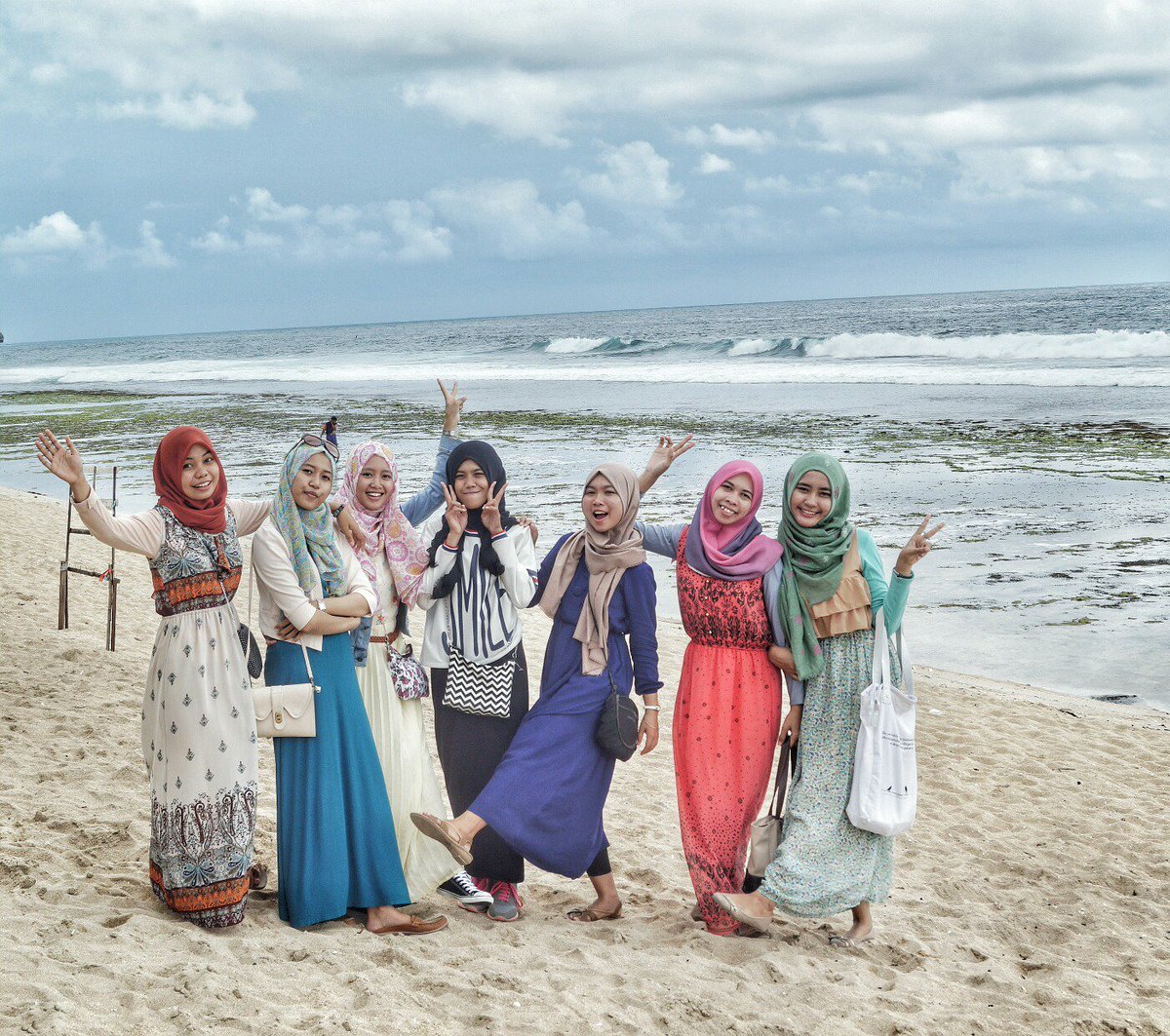 Dsmbr94's tweet photo. miss beach 🌊☀ https://t.co/pfF3VcP8rV