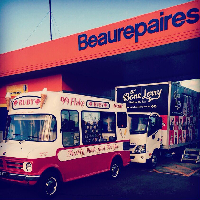 RubyIceCreamVan's tweet photo. @thebonelorry and Ruby this evening at #bearepairesmitchelton from 5.30 🍔🍦 https://t.co/I6QZTSqHxh