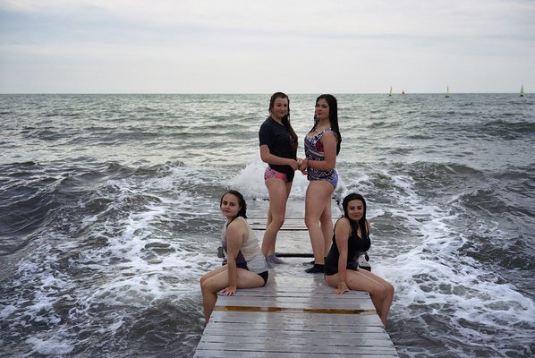 RetinaPhotos's tweet photo. Grey Days on the English Riviera, #Collaborative #Documentary #Photography https://t.co/NF7zjilDvl https://t.co/kbvIAW6xtW