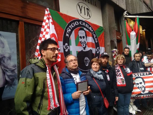 Las_Gradas's tweet image. Ath. Bilbao - Sevilla 7.4.16 @birisoficial