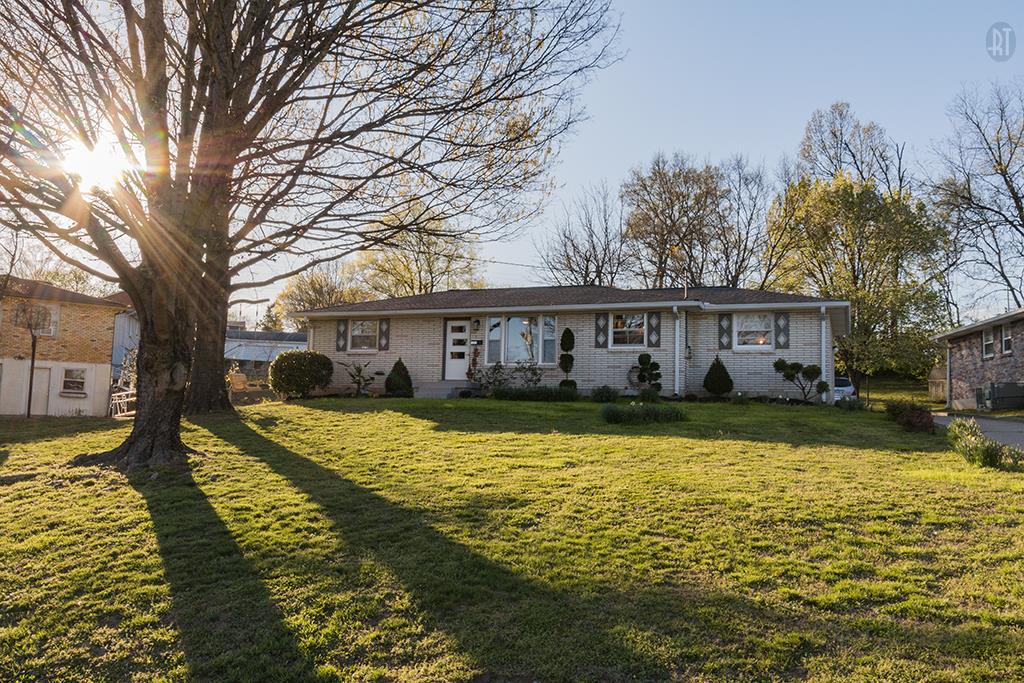 NHGHomeGuru's tweet image. Tennessee Ranch Style Homes For Sale #Tennessee #ItsARanch #OneLevel #HousesForSale tennesseereal.estate/tennessee-ranc…