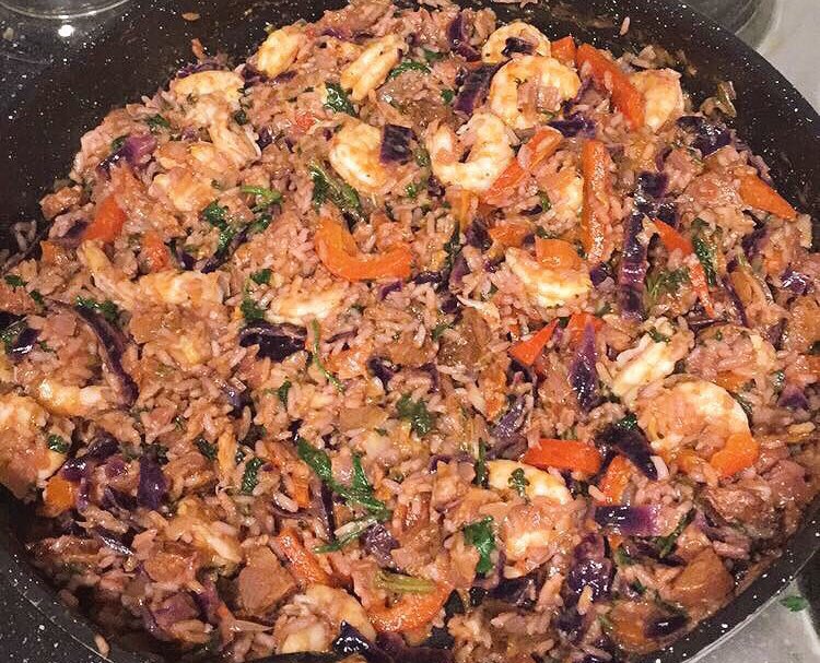 TheYMBC's tweet photo. What do you mean too many cooks?! https://t.co/92uWauSIEh

#jambalaya #eats #yum #cookingathome https://t.co/FxrmgQfp54