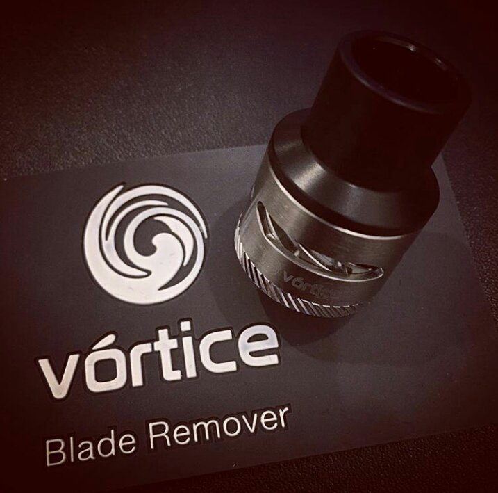 trickyqooo's tweet photo. Vórtice RDA 💨🌀
#vapestep #vapecommunity #vapelife #vapelyfe #vapefam #RDA #vapejamuk #vapeon #vapegod #vaporwave https://t.co/AcaSM5AmcX