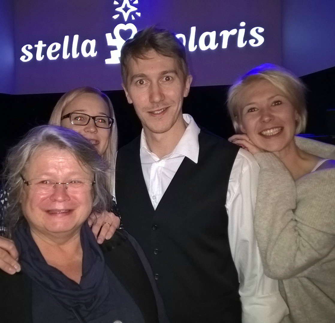 MiraFlinkman's tweet photo. Stella Polaris goes Paikkakunta, eilen TRE! Improa parhaimmillaan, menkää katsomaan <3 @VatanenJussi @teatteristate https://t.co/KWtSdn1RiG