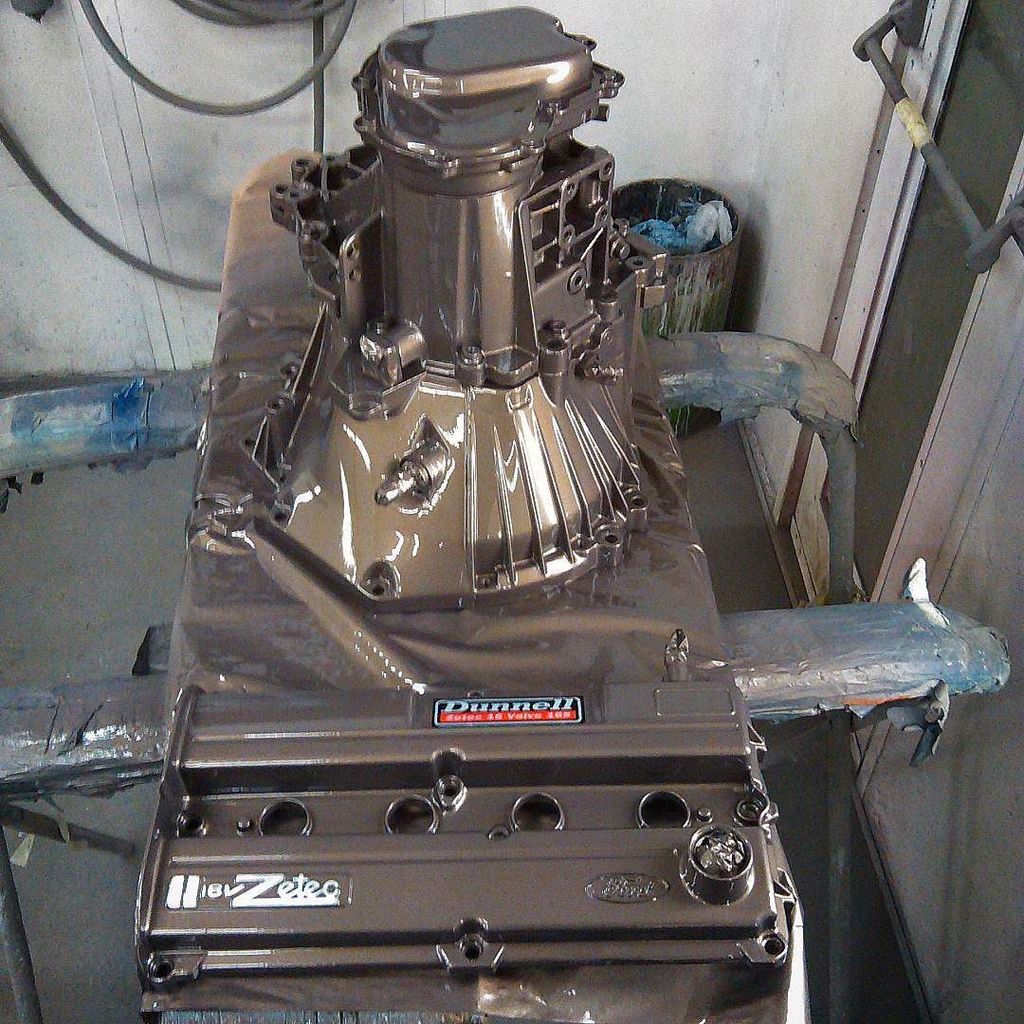 Catalin_Arroyo's tweet photo. @scotty_fez_ XR2, ocd problems #carrerabodyworks #ford #mk2 #xr2 #zetec #16v #smooth #rockercover #gearbox #paint … https://t.co/kOnPYUaFFB
