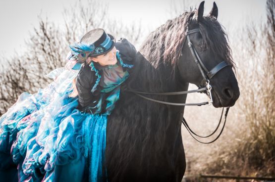 BBCSouthNews's tweet photo. Hundreds of horse photos shared in tribute to Bonnie Armitage #blueforbonnie https://t.co/UyFtXG9RjI