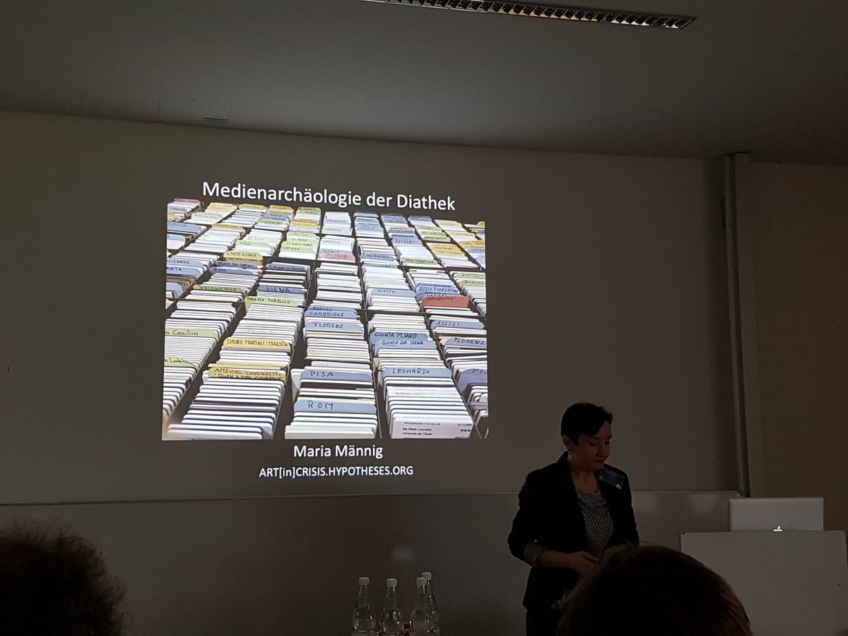St_Hoppe's tweet photo. Diaschrank von Hans Belting untersucht auf #dah2016 https://t.co/OWumGGohl4
