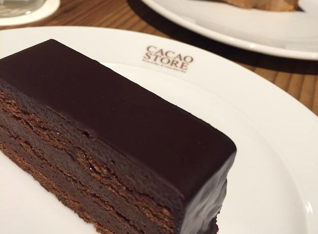 nyusannkin's tweet photo. チョコ好き必見！“濃厚ショコラケーキ”が楽しめる東京都内のお店厳選5選 https://t.co/pptiYPciJs https://t.co/2LnaRBqFXi