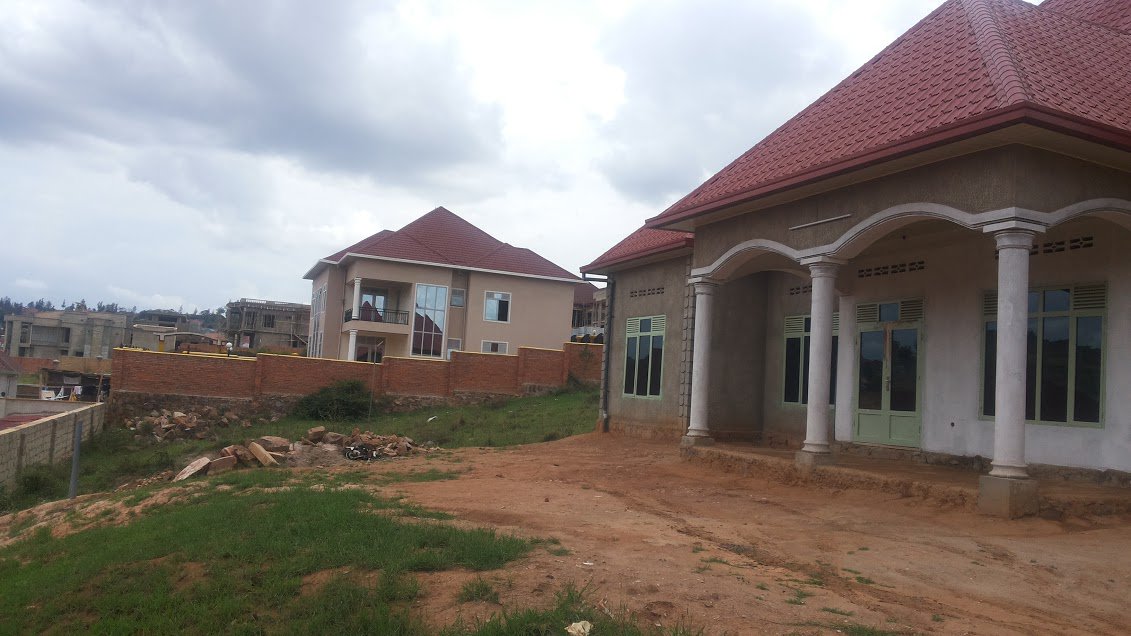 rwandaproperty's tweet photo. House for sale; Agent-Kigali Realtors, Bedrooms-4, Location-Kibagabaga, Price- 60,000,000frw, Number of rooms-7 https://t.co/3Z2ZhFQ6AX
