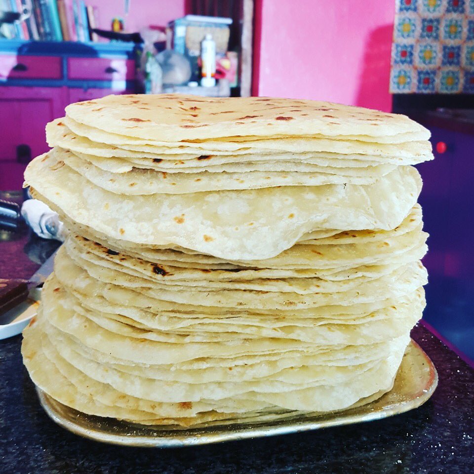 YudhikaSujanani's tweet photo. Situation at Holi Cow, fourways #rotimarathon #curryweather call 011 4672661 to place your orders! https://t.co/RZf2DqE72T