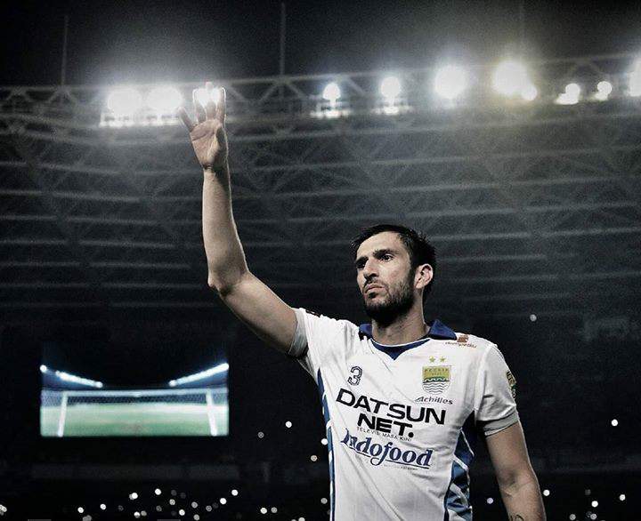 Vladimir vujovic, Central Devender Pangeran biru