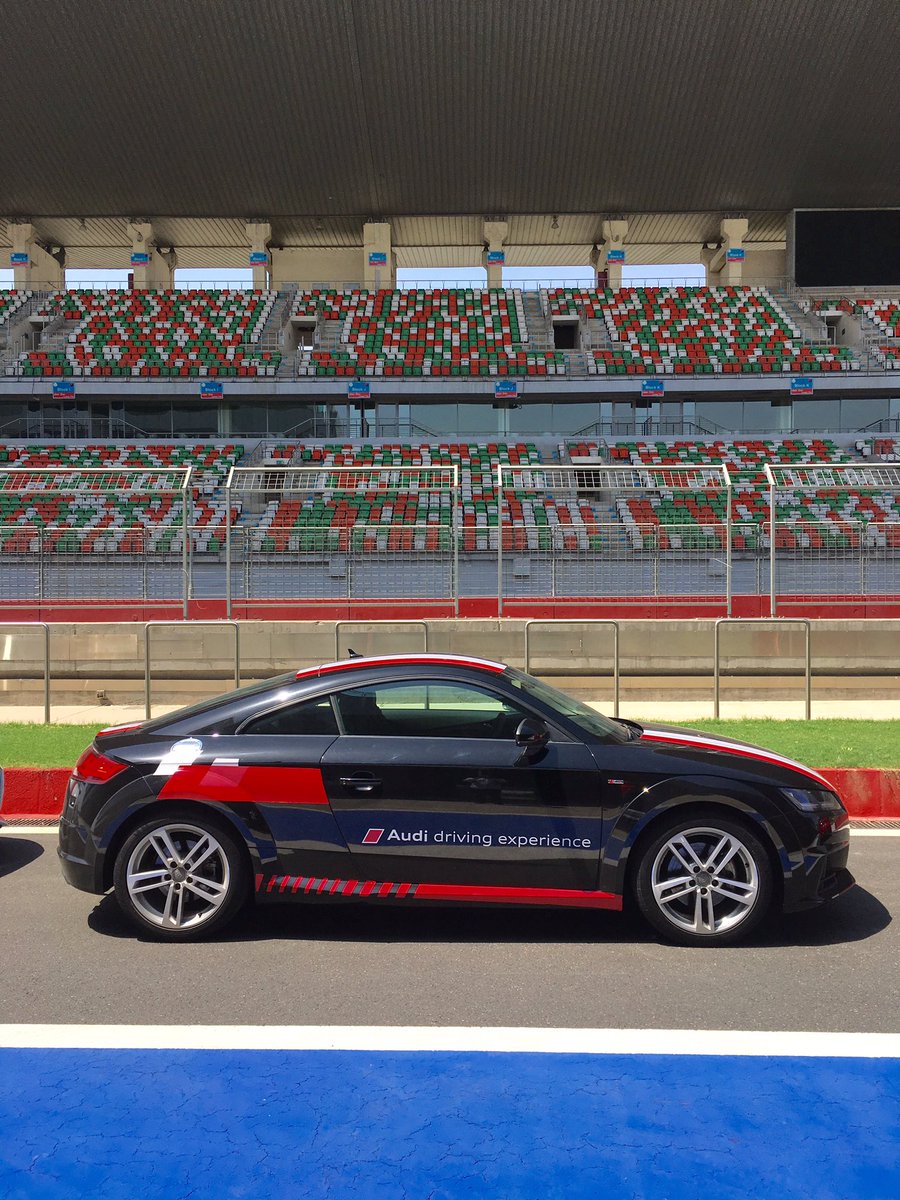 AudiIN's tweet photo. Colour: optional. Racing stripes: standard. #AudiTT #AudiDriveExperience https://t.co/1jSp9SvW2f