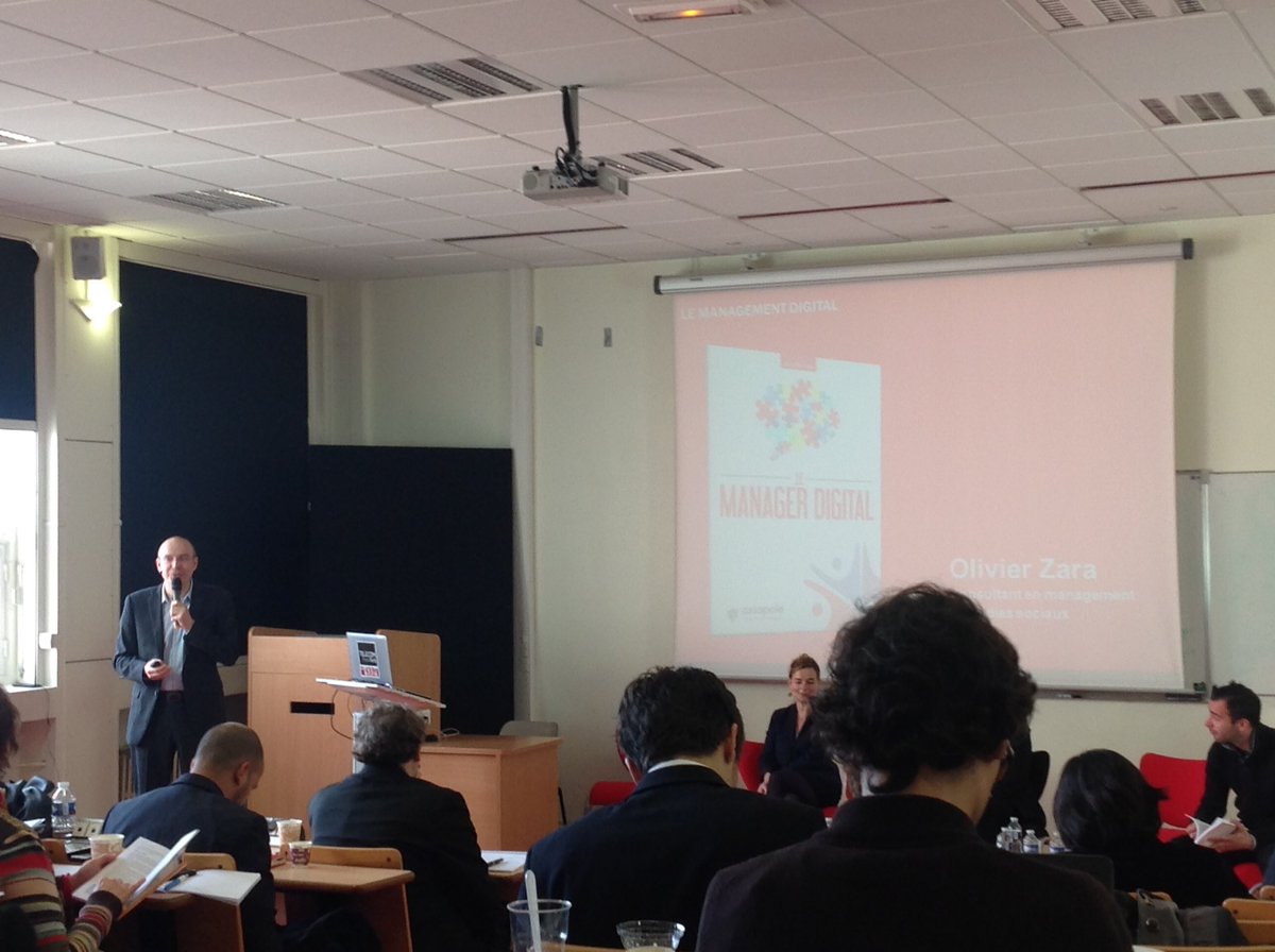IMTechfr's tweet photo. En scène @olivierzara nous parle du #managerdigital au colloque #efficacitécollective @FondationTlcom https://t.co/Kwh3iF3g7X