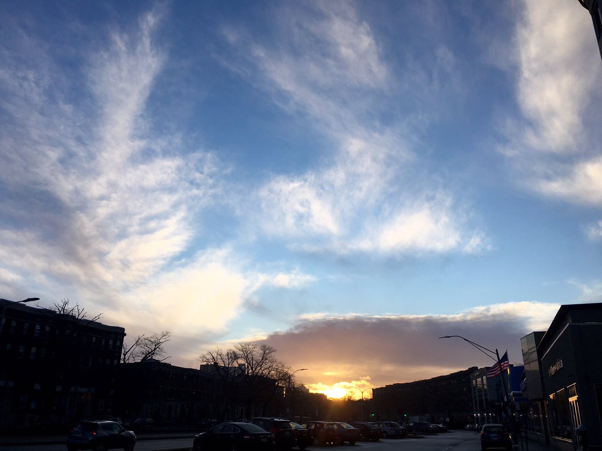 Emjay1028's tweet photo. Beautiful morning - so happy to see the sun! ☀️ #HappyFriday #Boston #Allston #ViewFromMorningWalk #Spring #Finally https://t.co/3YT1e8h4SP