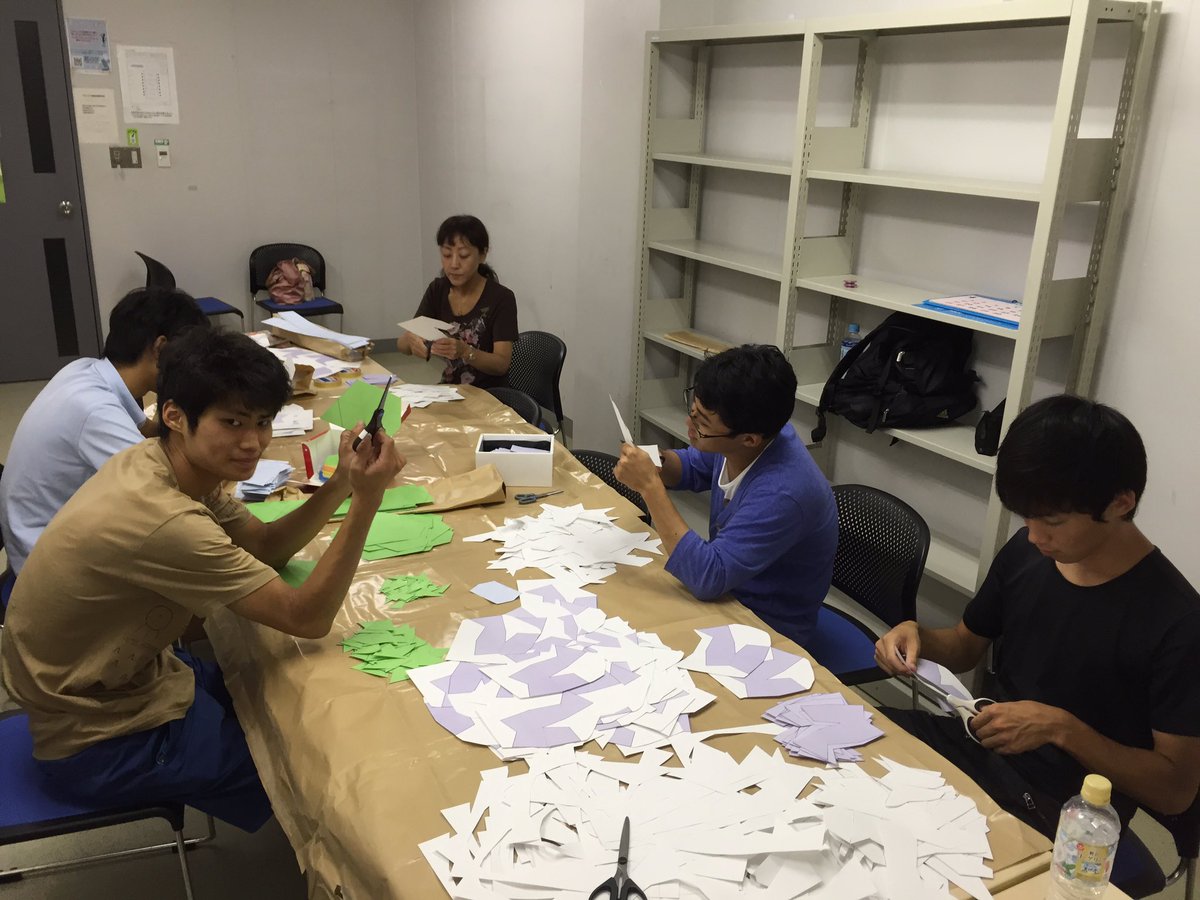 polyhedron_work's tweet image. 私たちポリヘドロン工作隊のことについてどんどんツイートしていきます！！
月に2、3回程度活動し、主にワークショップを開催してものづくりの大切さなどを教えています😁
去年度は関東近郊のみならず、静岡、大阪、福岡でも開催しました！！