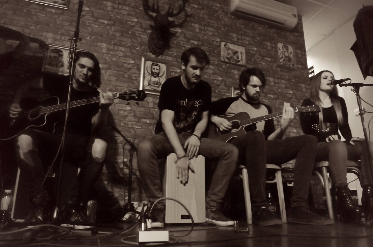 <a href="/_LATERALA_/">LATERALA</a> performing for us last Wednesday at <a href="/CavalierClub2/">Cavalier Club</a> You missed a treat if you missed this one.. #bedford