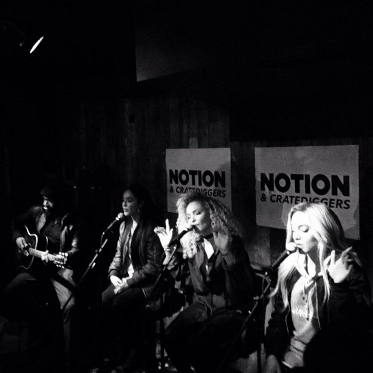 ZoneTwoUK's tweet image. Congratulations @NotionMagazine on your @MOMusic party, and a great mag! #Issue72