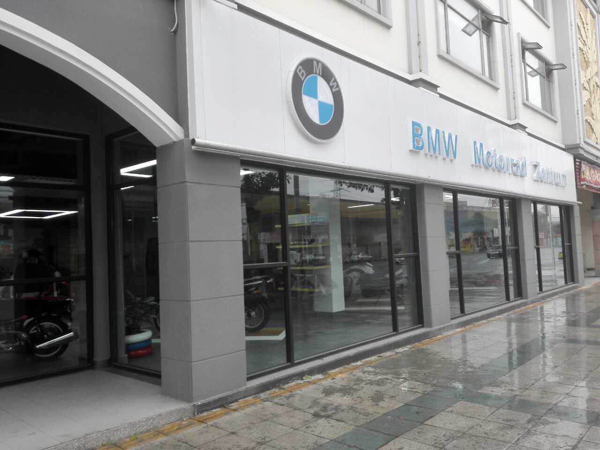 WStandard_TWC's tweet photo. W-STANDARD WITH BMW 4S store https://t.co/m85B381GWh