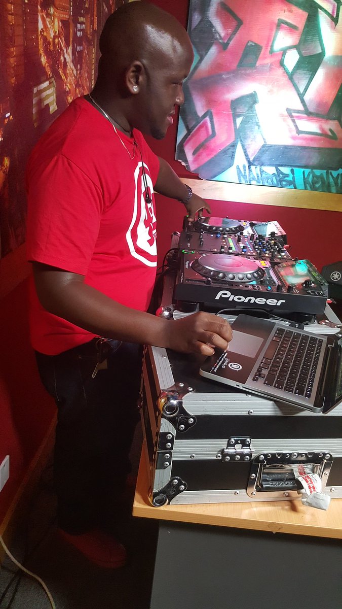DjJoeMfalme's tweet photo. Yaaaaaas...Jammin With Jazz Maestro Aaron Rimbui...Aka Aaron Crucial Keys ... #CapitalSoundCheck @capitalfmkenya https://t.co/4j9gJLDyAl