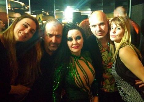 soloquimicafilm's tweet photo. After party tras el gran concierto de FANGORIA en Madrid donde Alaska volvió a reunir a muchísimos amigos. Una diosa https://t.co/jPVDfIj4FN