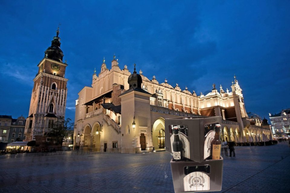 Plob_beer's tweet photo. Plob beer spotted in Cracow #Poland #PlobIt #GetTheWorldToPlob https://t.co/xyA0yTgjUQ