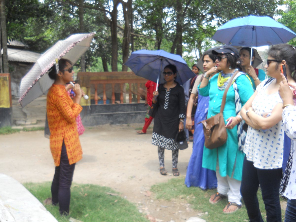 NewsEnviron's tweet photo. NEWS conducted an educational visit to a part of East Kolkata Wetland with South Calcutta Girls’ College students . https://t.co/ANyBYx2e1S