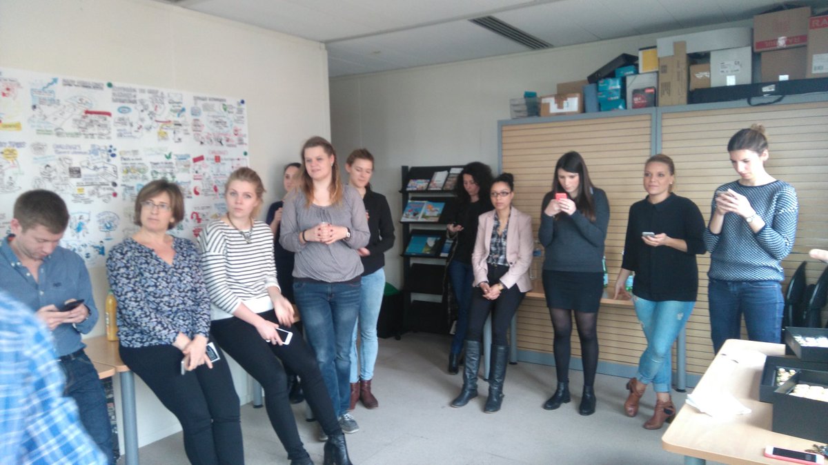 celine_sigoigne's tweet photo. Le #Snacktweet #PVCI à #Paris démarre ! Comment construire sa communauté de façon ciblée et efficace ? #Twitter https://t.co/t4PpkpWUct