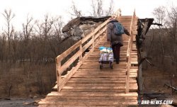 Киевские силовики закрыли пункт пропуска у Станицы Луганской

Киевские силовики закрыли ед all24news.ru/2016/04/08/kie…